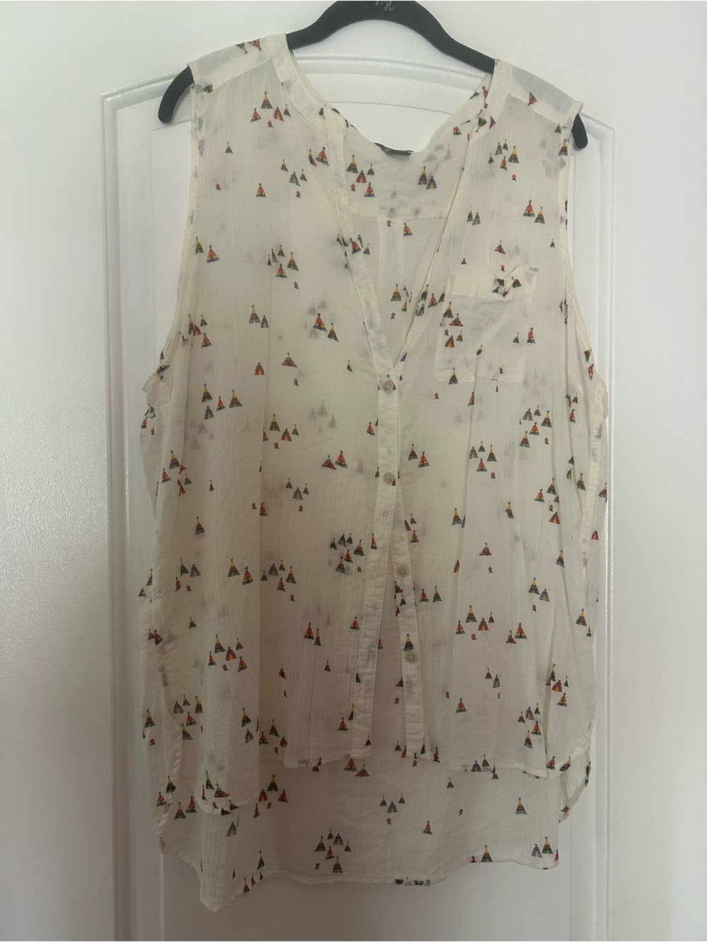 Eddie Bauer Cream Sleeveless Button-Front Camisole with Multicolor Teepee Print